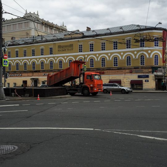 Serpukhovskaya Square 36-71