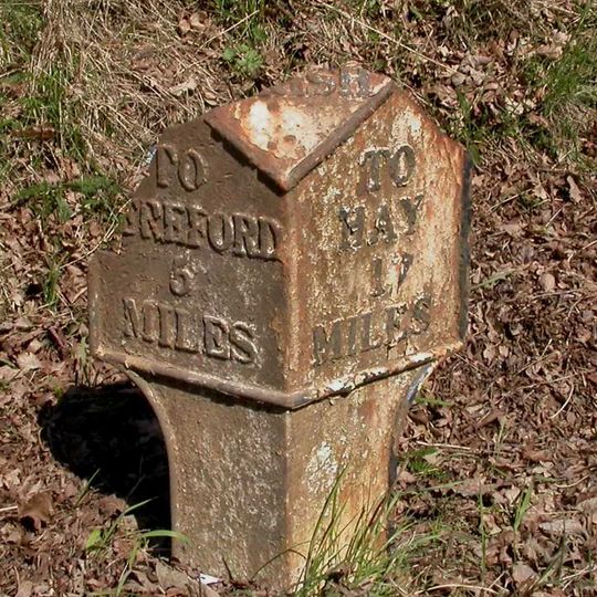 Milepost, Cagebrook House, top of hill at entrance to Woodlands Farm