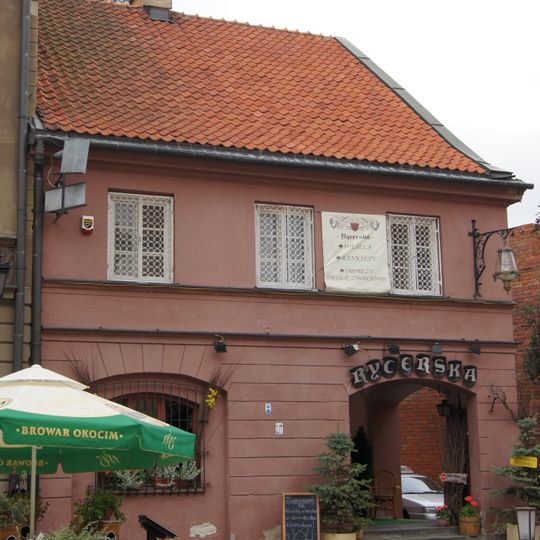 11, Szeroki Dunaj Street in Warsaw