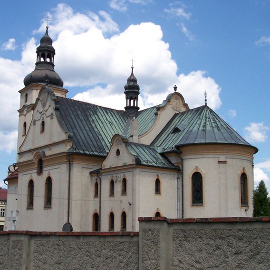 Ogrodzenie kościoła św. Antoniego Padewskiego w Tworogu