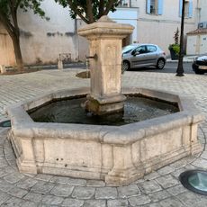 Fontaine, place Lucien-Laroyenne