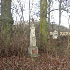 Kříž západně od Výrova