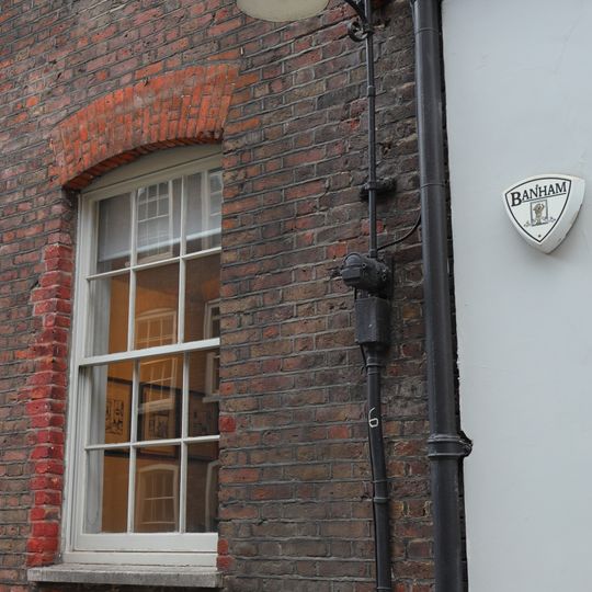 Street Lamp Affixed To Wall Of No 26