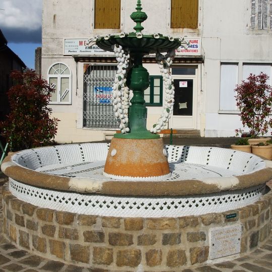 Fontaine Font Crimosana de Châlus