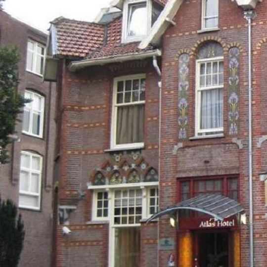 Van Eeghenstraat 64