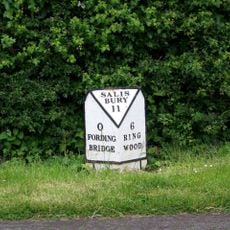 Milepost, Ringwood Road