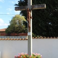 Croix de l'église de Dommartin