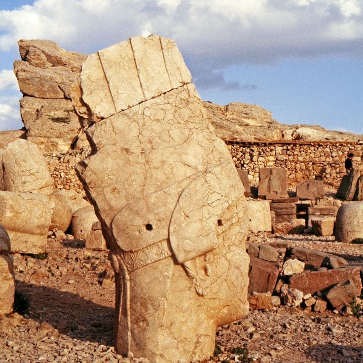 Nemrut Dağı Taş Kafalar