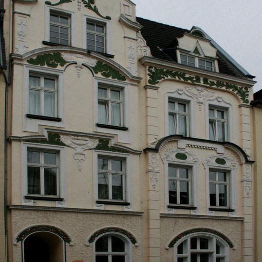 Barbarossastraße 22