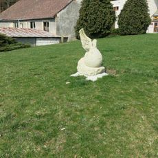 Kamenná plastika II v parku pod Kulturním domem v Konstantinových Lázních