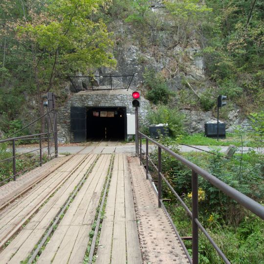 Most důlní dráhy grafitového dolu Český Krumlov přes Polečnici