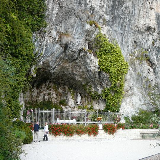 Grotta di Lourdes