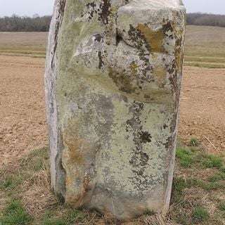 Menhir de la Pierre-aux-Prêtres