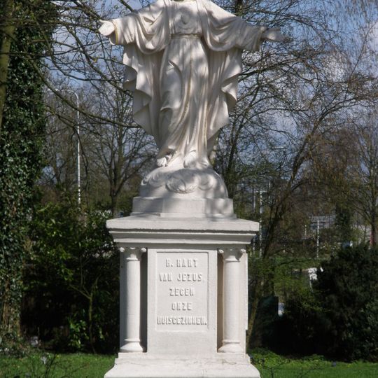 Statue of Sacred Heart of Jesus Christ