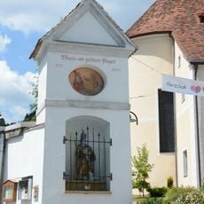 Maria am grünen Anger, Anger