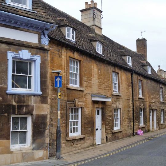 2-4, St George's Square