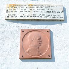 Sidlo štábu sov. armády, tabuľa pamätná