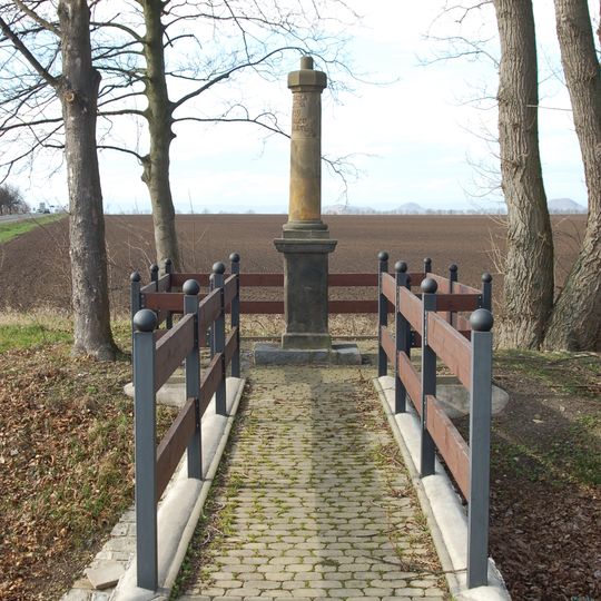 Pomník z bitvy 1759 v sedmileté válce, západně od Toužetína