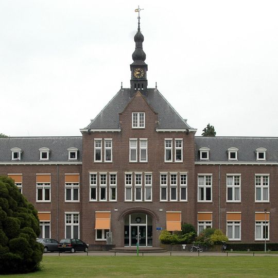Hoofdgebouw ziekenhuis De Grote Beek