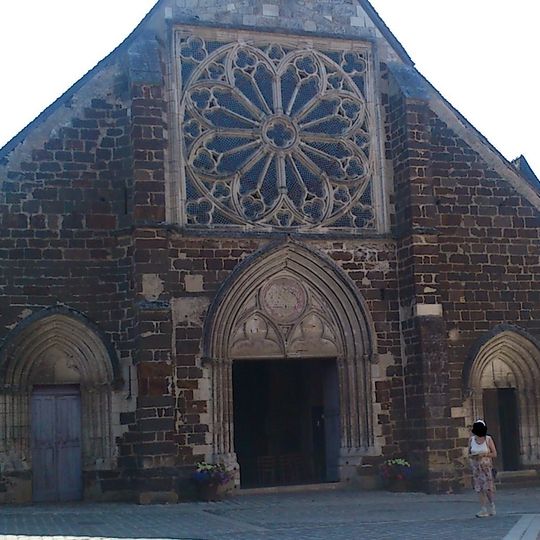 Église Saint-Ferréol de Saint-Fargeau