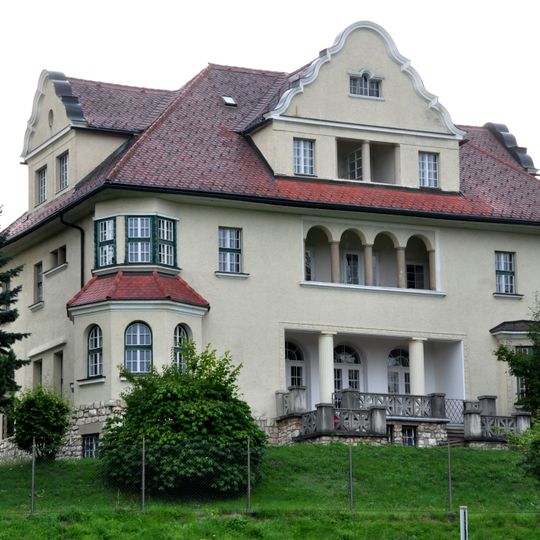 Villa Maire, Velden