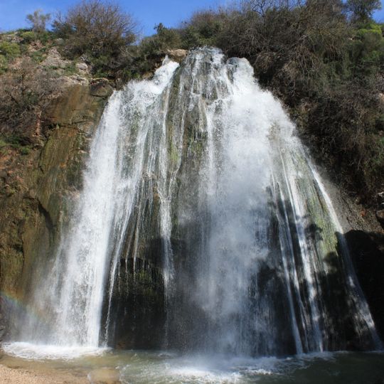 Tahana waterfall