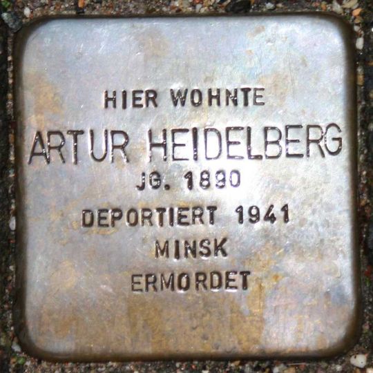 Stolperstein à la mémoire d’Artur Heidelberg