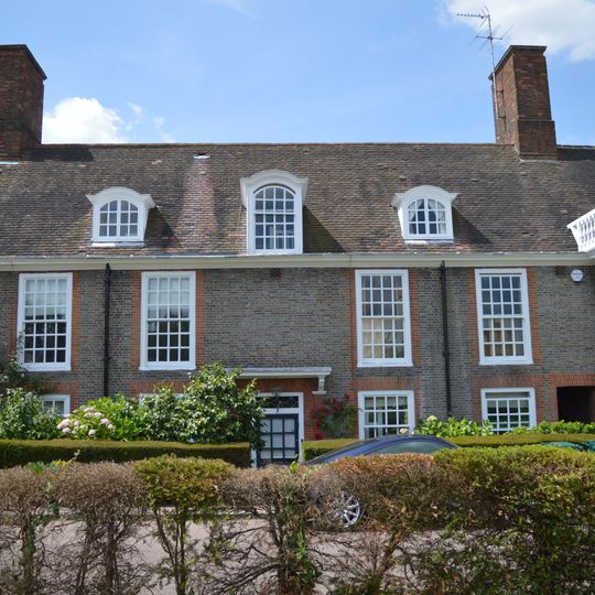 1-8, North Square Nw11