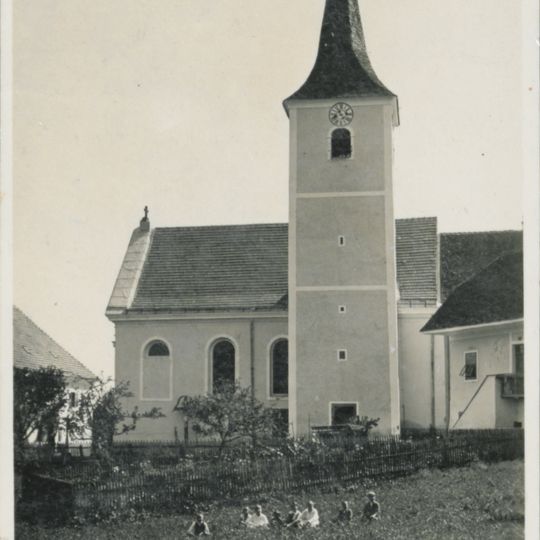 Cerkev sv. Filipa in Jakoba, Laporje