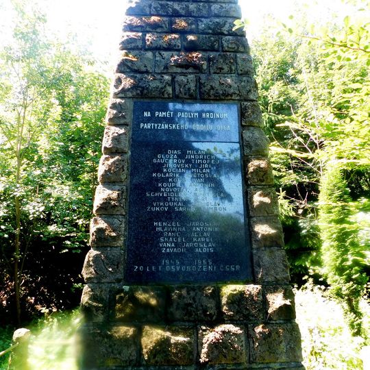 Pomník padlým partyzánům skupiny Olga na Bunči