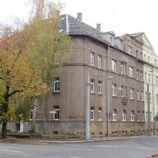 Mietshaus (zwei Hausnummern: Scheffelstraße 115 und Paul-Gruner-Straße 104) in Ecklage Scheffelstraße 115