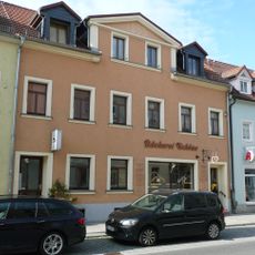 Wohnhaus (mit zwei Hausnummern) in geschlossener Bebauung Großenhainer Straße 23; 25