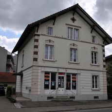 Residential and commercial building (1898)