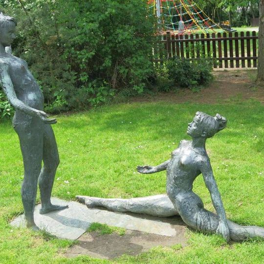 Socha gymnastek v parku Severní Terasa v Ústí nad Labem