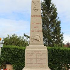 Monument aux morts de Lapeyrouse