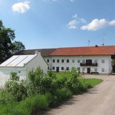 Hofkapelle mit Lourdesgrotte