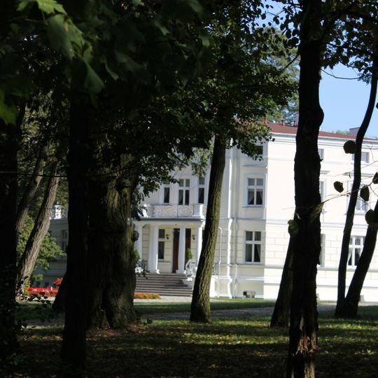 Palace in Młodocin
