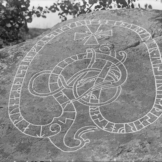 Uppland Runic Inscription 308