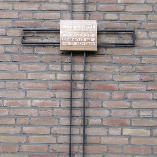 Monument voor Dirk Davelaar