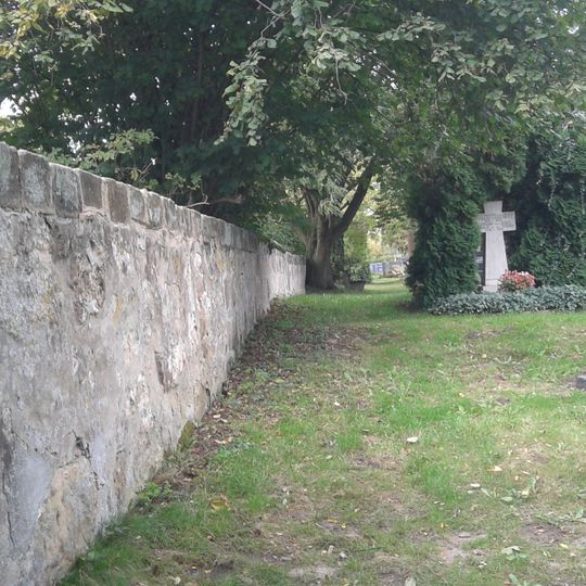 Friedhofsmauer