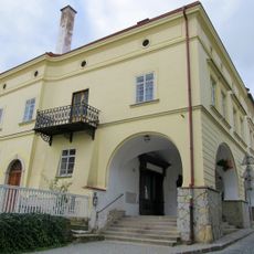 Husovo náměstí 1235