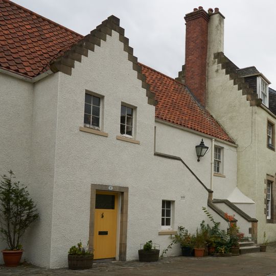 Edinburgh, Canongate, 10, 11 Whitehorse Close