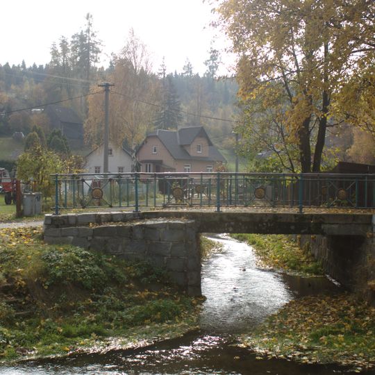 Most Lípové ulice přes Lobník
