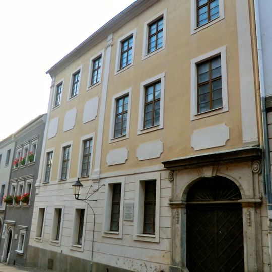 Wohnhaus in geschlossener Bebauung, mit rechtem Hofflügel Nikolaistraße 12