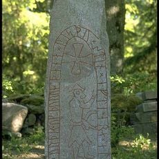 Västergötlands runinskrifter 32