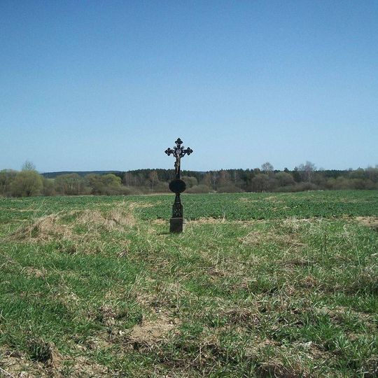 Kříž nad Obrataní v poli