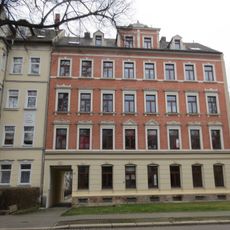 Mietshaus in ehemals geschlossener Bebauung mit Vorgarten Paul-Jäkel-Straße 13