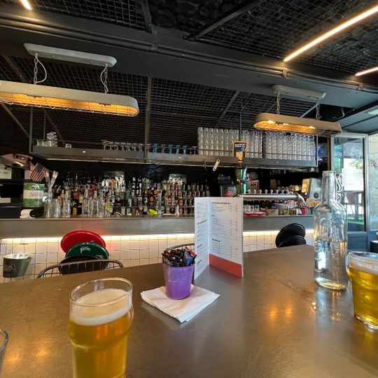 Ed's Eat & Drinks