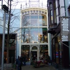 Voorgevel van voormalig Modehuis Schröder, nu opgenomen in Haagsche Bluf