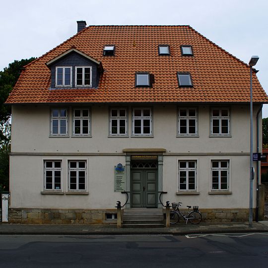 Dammstraße 8